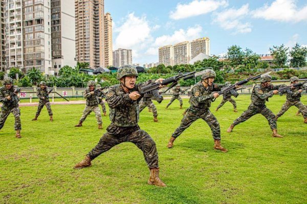 金鼎配资  武警广西总队防城港支队开展综合训练